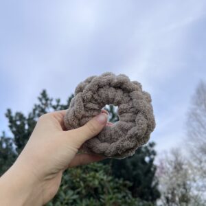 Puffy scrunchies - šedohnědá